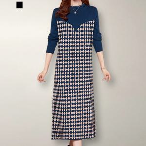 [퀸이즈] 디온 다이아 체크 배색 니트 원피스