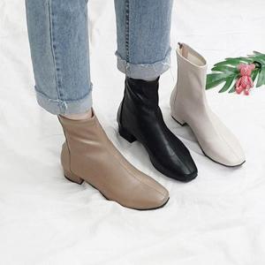 [디아슈즈]할리 스티치 가죽스판 뒷지퍼 앵클부츠 3cm