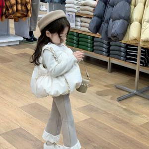 화이트 볼륨 패딩 베스트 여아조끼 패딩조끼 겉옷 겨울 기모 아동 초등학생 R24718