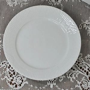 화이트 플루티드 하프레이스 22cm 접시 1017294