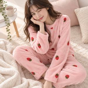 파자마 세트 여성 겨울 홈웨어 잠옷 원마일웨어 겨울잠옷 기모잠옷 라운지웨어 상하의잠옷