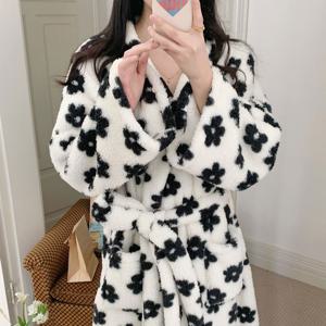 블랙 플라워 로브가운 수면잠옷