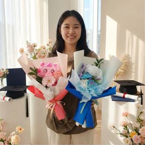 학예회 졸업식 생화 꽃다발 블루, 핑크 택1 시나모롤 티니핑 학예회꽃다발 수능 졸업 입학