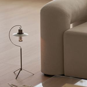 [리퍼] M3 TABLE STAND 패키지 (메탈)