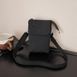 여성 스타일 멀티 컬러 나일론 플랩 휴대폰 가방, 한국 캐주얼 스타일 경량 크로스바디 스몰 가방, 통근/나들이/스포츠에 적합, 6가지 색상, 나일론 소재 + 조절 가능한 숄더 스트랩 디자인, 여성 숄더백