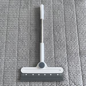 1개 애완동물 털 제거 브러쉬 (긴 손잡이), 재사용 가능한 강아지 및 고양이 털 제거 도구, 다용도 털 먼지 클리너 (소파, 카펫, 침구, 옷, 차량 시트용), 가구 청소 용품