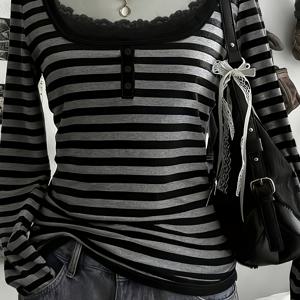 프렌치 스타일 빈티지 블랙 앤 그레이 사각 넥 여성용 긴소매 베이스 레이어 탑, 레이스 트림 로우넥 쓰리버튼 슬림핏 탑, 부드럽고 피부에 친화적인 신축성 있는 이너웨어, 니치 퓨어 디자이어 스타일 허리 슬림핏 긴소매 티셔츠