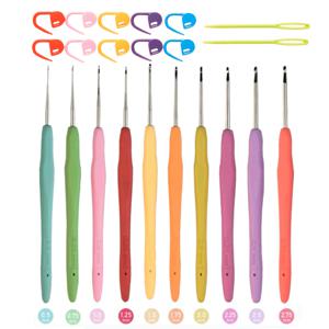 22개 고급 레이스 코바늘 세트, 0.5mm ~ 2.75mm 사이즈, 인체공학적 설계의 부드러운 그립과 스티치 마커 포함, 소규모 뜨개질 애호가를 위한 필수 도구. 액세서리 색상은 랜덤