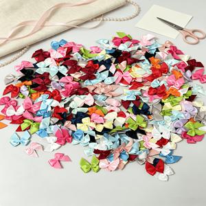 미니 새틴 리본 보우 및 꽃 DIY 공예 용품 160개, 1인치 패브릭 소형 리본 장식, 바느질, 아플리케 자수, 장식용 액세서리, 헤어 액세서리, 선물 상자 장식용, 혼합 랜덤 색상, 크리스마스 파티 및 선물 장식용