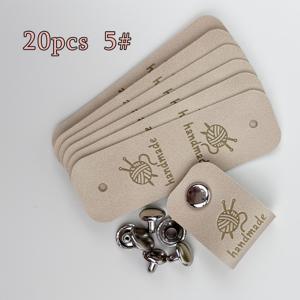 수제품용 DIY 인조 가죽 태그 20개, 뜨개질 및 코바늘용 DIY 태그, 리벳 포함 2.01*6.3cm 인조 가죽 태그, 모든 종류의 청바지 가방용 DIY 코바늘 수제품 태그