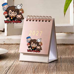 2027년 신형 데스크탑 플립 캘린더, 해리 포터와 죽음의 성물 - 만화 패턴, 미니 코일 캘린더, 사무실 침실 데스크탑 장식품, 월별 날짜 알림 및 계획 노트북, 마법 세계 팬을 위한 창의적인 선물