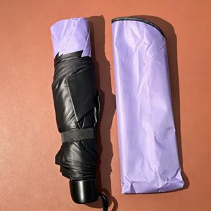 보관 가방과 자외선 차단제가 포함된 2개 세트 우산, 젖었을 때 우산 캐노피가 꽃피우는 패셔너블한 사진 및 외출용 우산, 체크인에 필수품, 화창하거나 비오는 날에 모두 사용 가능한 두껍고 내구성 있는 휴대용 햇빛 우산. 젖었을 때 캐노피가 아름다운 꽃무늬를 드러내고, 접었을 때는 가방이나 주머니에 쉽게 넣을 수 있을 만큼 컴팩트합니다