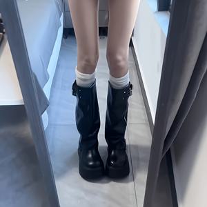 여성용 플랫폼 키높이 하이탑 부츠, 옆 지퍼로 쉽게 신고 벗을 수 있는 광택 있는 나이트 라이딩 부츠, 금속 아일렛 버클, 다리를 조이지 않는 핏, 가을/겨울용 다용도 롱 부츠