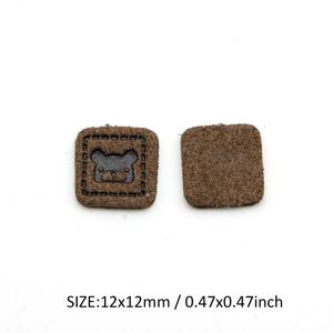 20개 곰돌이 패턴 PU 가죽 태그, 핸드메이드 인조 가죽 라벨, 재봉 공예 걸이 태그, 의류 의류, 재봉 장식 및 수제 니트 제품에 적합