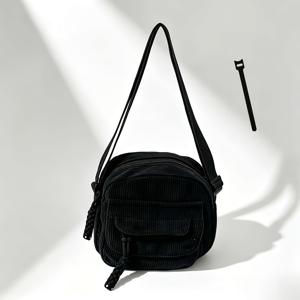 새로운 코듀로이 대용량 스타일리시 캐주얼 엘레강스 여성용 크로스백, 조절식 어깨끈 포함, 숄더백 또는 크로스백으로 착용 가능. 다중 수납공간 디자인으로 개인 소지품 수납이 용이하며, 일상 출퇴근에 이상적