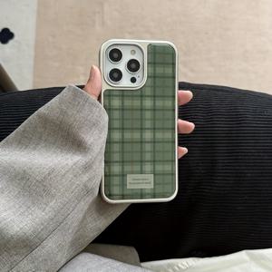 아이폰 17 PRO MAX 케이스, 그린 체크무늬 패턴, 화이트 테두리, 텍스트 라벨 디자인. 17 Air/11/716 PRO MAX/16/15 PRO MAX/15 PLUS/15/14 PRO MAX/14 PRO/14/13/12/11/X/XR/XS MAX용. 새로운 낙하 방지 소재, 은색 전기도금 엣지, 고급 비즈니스 스타일