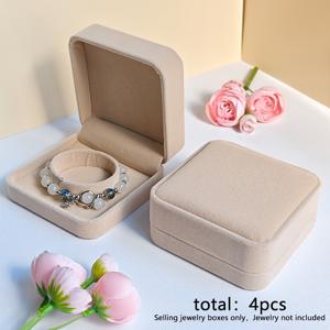 4개 클래식 벨벳 주얼리 보관함, 팔찌 보관함, 반지 보관함, 주얼리 정리함, 사각 디자인, 부드러운 패브릭, 벨벳 소재, 결혼식, 어버이날, 발렌타인데이, 프로포즈 행사 주얼리 선물 포장에 적합