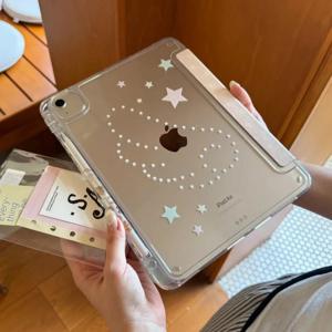 스타와 물방울 무늬 날개가 있는 보호 케이스 (갤럭시 탭 S10, S7+, S8+, S9, S9FE, S10+, S6 Lite 및 Tab A 시리즈 등 다양한 모델 호환)