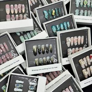 90개입 (9세트) 네일 아트 랜덤 모음, 숏 네일, 미디엄-롱 네일, 롱 네일, 프렌치 스타일 네일, 알몸 네일, 사각 네일, Y2K 네일, 레드, 블루, 블랙, 화이트, 퍼플, 멀티 컬러 믹스 네일, 패셔너블하고 네일 스티커 세트