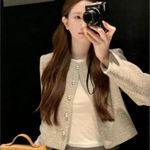 TRUEFES 여성 빈티지 숏 아우터 봄가을 진주단추 디테일 고급감 트위드 자켓