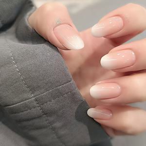 10개입 100% 수제 프레스 온 네일, 짧은 타원형 코코넛 밀크 누드 화이트 그라데이션 프렌치 팁 인조 네일, 재사용 가능하고 붙이고 떼기 쉬운 네일, 일상 사무실 데이트용