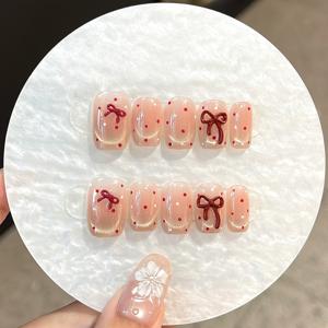 수제 엠보싱 스퀘어 네일 10개 세트, 3D 리본 포함, 레드 폴카 도트 캣아이 스타일, 프렌치 스타일 귀여운 인조 손톱, 여성용, 일상 파티 및 모임용, 젤리 글루와 네일 파일 포함, 특별한 매니큐어 경험