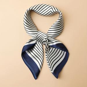 23.6인치 정사각형 스카프, 100% 뽕나무 비단 소재, 다용도로 사용 가능: 헤드스카프, 목도리, 헤어밴드. 어떤 옷과도 잘 어울리는 데일리 아이템, 휴일 파티와 일상 외출에 적합합니다
