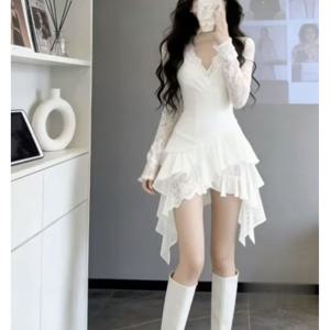 여성 레이스 브이넥 미니원피스 언발 프릴 긴팔 숏원피스 허리라인 슬림핏 체형커버 페미닌 파티룩 데이트룩 하객룩 연말룩