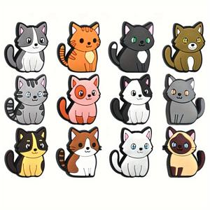 선생님들을 위해 특별히 디자인된 귀여운 고양이 비즈 12개 세트. 펜, 목걸이, 팔찌 등 주얼리 제작에 완벽합니다.