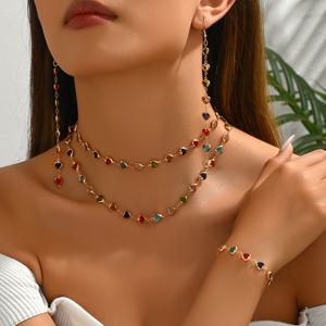 핸드메이드 체인 비즈, 랜덤 컬러 세트: 귀걸이 1쌍 + 목걸이 1개 + 팔찌 1개. 캔디컬러 하트 디자인. 네클레스 두 가지 스타일로 착용 가능. 파티와 모임에 완벽한 선물. 여성에게 딱 맞는 발렌타인데이 선물. 골든 또는 실버리 색상 선택 가능