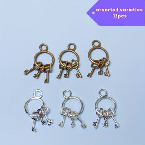 12개 랜덤 혼합 색상 레트로 미니 펜던트 세트, 합금 기하학 패턴 키, 주얼리 제작, 귀걸이, 목걸이, 지갑 참 및 휴대폰 장식 개인 맞춤 테마에 적합