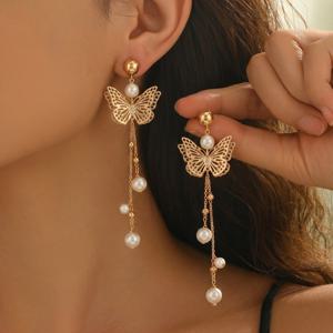 새로운 봄/여름용 정교하고 우아한 여성용 귀걸이 1쌍, 패셔너블하고 역동적인 하트 모양 펜던트가 달린 황금색 나비, 긴 술 디자인 스터드 귀걸이, 사계절용 활용도 높은 데일리웨어, 어떤 옷에도 잘 어울리는 선물용 귀걸이 액세서리