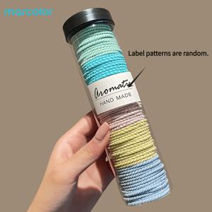 Marcolor 스타일 땋은 머리끈 세트 - 101개, 여러 색상 포함; 모발에 자극 없는 포니테일 고정용 헤어 타이, 다양한 헤어스타일에 어울리는 패셔너블한 헤어 액세서리; 내구성 있는 머리끈, 캐주얼 복장 및 헤어 스타일링에 적합. 랜덤 태그