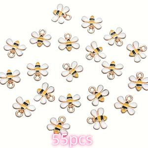 55개 합금 미니 벌 에나멜 펜던트 - 10mm 생기 넘치는 노란색과 흰색 곤충 펜던트, 검은색 줄무늬와 로즈 골드 악센트, 광택 마감, 목걸이 및 팔찌 DIY 제작에 이상적. 여름 선물 아이디어, 팔찌 장식, 재미있는 참 디자인, 매끄러운 에나멜 표면. 가족과 친구를 위한 훌륭한 선물