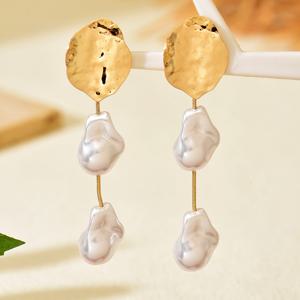 새로운 패션 크리에이티브 다용도 숫자 라운드 조각 해머 텍스처 불규칙 모조 진주 펜던트 귀걸이 여성 데일리 출퇴근 파티 프로미 파티 매칭 데이트 선물용 다용도 주얼리 귀걸이 한 쌍