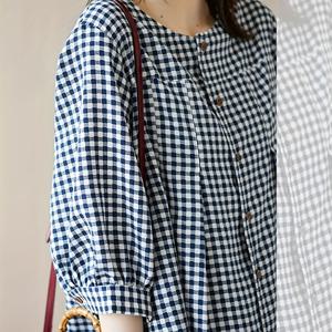여성용 우아한 체크무늬 삼분절 소매 셔츠 - 루즈핏 라운드넥 사이드 슬릿 밑단 여름 상의, 통기성 캐주얼 블라우스, 봄/여름용, 세탁기 사용 가능, 고품질 원단