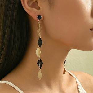 창의적인 여성 패션 드롭 귀걸이 1쌍, 스타일리시하고 우아한 빈티지 봄/여름용 긴 술 귀걸이, 기하학적 모양의 메탈 체인 스타일, 다각형 무광 메탈 플레이트, 다층형 매달린 술, 데일리웨어, 파티, 모임, 휴가, 중동 웨딩 시즌용 긴 스터드 귀걸이, 절친 또는 여자친구를 위한 휴일 선물