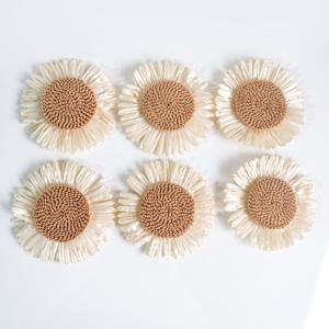 6개 세트 수제 PP 풀짚 데이지 꽃, 3.5인치 직조 장식 패턴. DIY 장식용, 스타일 홈 액세서리. 썬햇, 옷, 커튼, 벽 장식, 귀걸이 등 제작에 적합