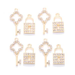 10개/꽃 모양 키 잠금 장식 혼합 펜던트 아연 합금 참 키 잠금 모양 에나멜 펜던트 펜던트, 주얼리 목걸이, 팔찌, 귀걸이, 헤어 장식, 지갑 장식, 꼬임 로프 장식, 키체인 펜던트, 주얼리 제작 패션 광고에 적합