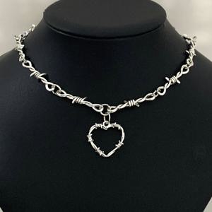 1개 합금 고딕 와이어 가시 목걸이, 하트 및 검 펜던트, 패션 펑크 빈티지 스타일, 화이트 K 도금, 없음, 선물용 주얼리