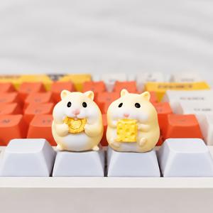 2개 3D 햄스터 키캡 (흰색 베이스), 치즈 & 금화 동물 디자인, 호환 가능한 기계식 키보드용 장식 키캡, 홈 오피스, 서재 및 게임용 데스크 세팅 추가