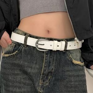 여성용 은색 버클 캐주얼 정장용 화이트 벨트, 심플하고 패셔너블한 활용도 높은 여성 액세서리용 벨트, 청바지와 드레스용 다기능 클래식 벨트, 레트로 디자인 벨트, 데일리 출퇴근용 허리 액세서리