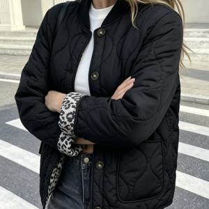 여성 가을 겨울 퀼팅 재킷, 프린트 안감 디자인, 야구 칼라 긴소매 스냅 버튼 반바지 재킷, 루즈핏 캐주얼 핏, 가볍고 따뜻하며 방풍 기능이 있는 다용도 아우터, 한국 스타일의 레트로 캐주얼 여성 의류