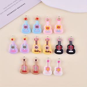 14개 귀여운 미니 기타 레진 참 - DIY 주얼리 만들기 액세서리, 파스텔 & 생생한 색상, 꽃 & 하트 장식이 있는 귀걸이, 목걸이, 팔찌용 - 음악 테마 공예 용품, 기타 모양 참, 정교한 제작 기술, 매끄러운 마감의 장식 펜던트, 음악 애호가를 위한