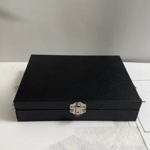 1개 클래식 단층 보석 상자, 데스크탑 보석 정리함, 반지, 목걸이, 귀걸이, 팔찌 보관에 적합 - 생일, 발렌타인데이, 크리스마스 선물로 이상적