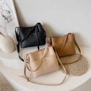 [루즈루나] 엘린 여성 대학생 스퀘어 가죽 숄더백 쇼퍼백 버킷백 가방