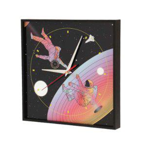 벽시계 월데코 무소음 우주비행 인테리어 벽걸이시계 블랙프레임