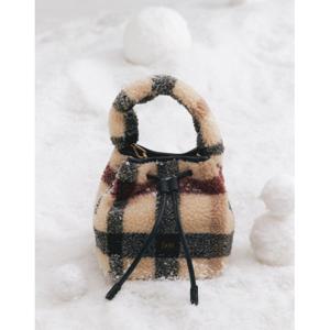 닥스 액세서리 24FW CHECK FUR 베이지 체크 에코퍼 버킷백 DCBA4F995I2