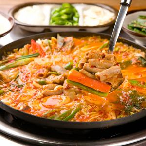 [퀴클리몰] 팔도맛쟁이 장터소곱창전골 1kg (2인분) 2개, 3개 모음/ 겨울 전골, 전골요리 추천