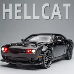 1: 32 Challenger Hellcat STR 빨간 눈 장난감 자동차 다이캐스트 차량 Metel 자동차 장식 소리와 빛이 있는 모델 자동차를 뒤로 당겨